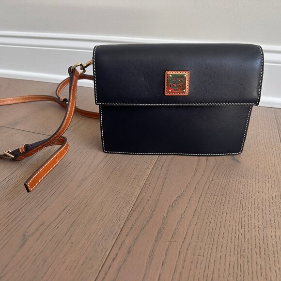 Dooney & Bourke Wexford Leather East West Crossbody - Picture 5 of 5